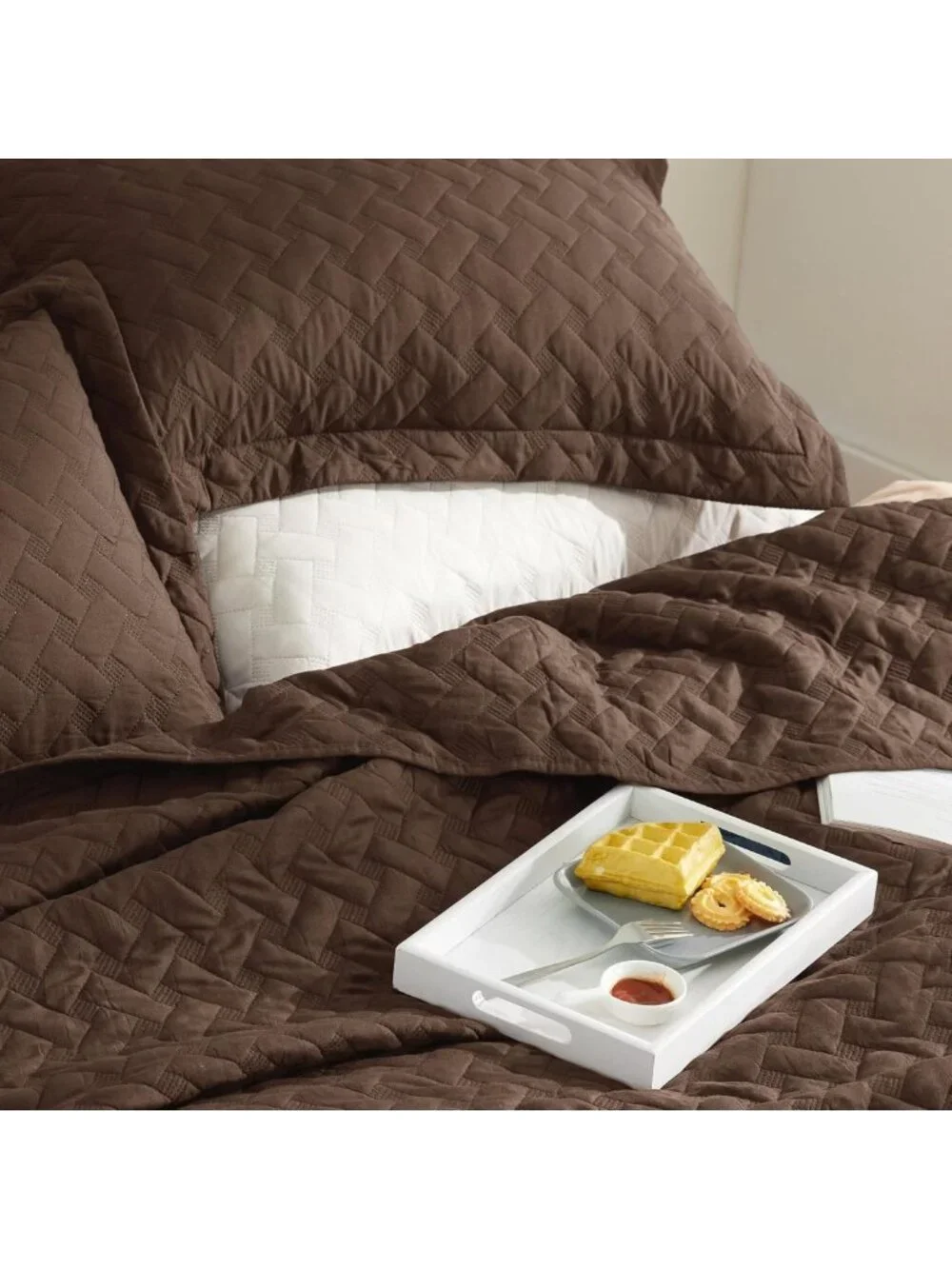 Lightweight King Size Quilt Set - Cozy Brown Comforter & Bedspread for All